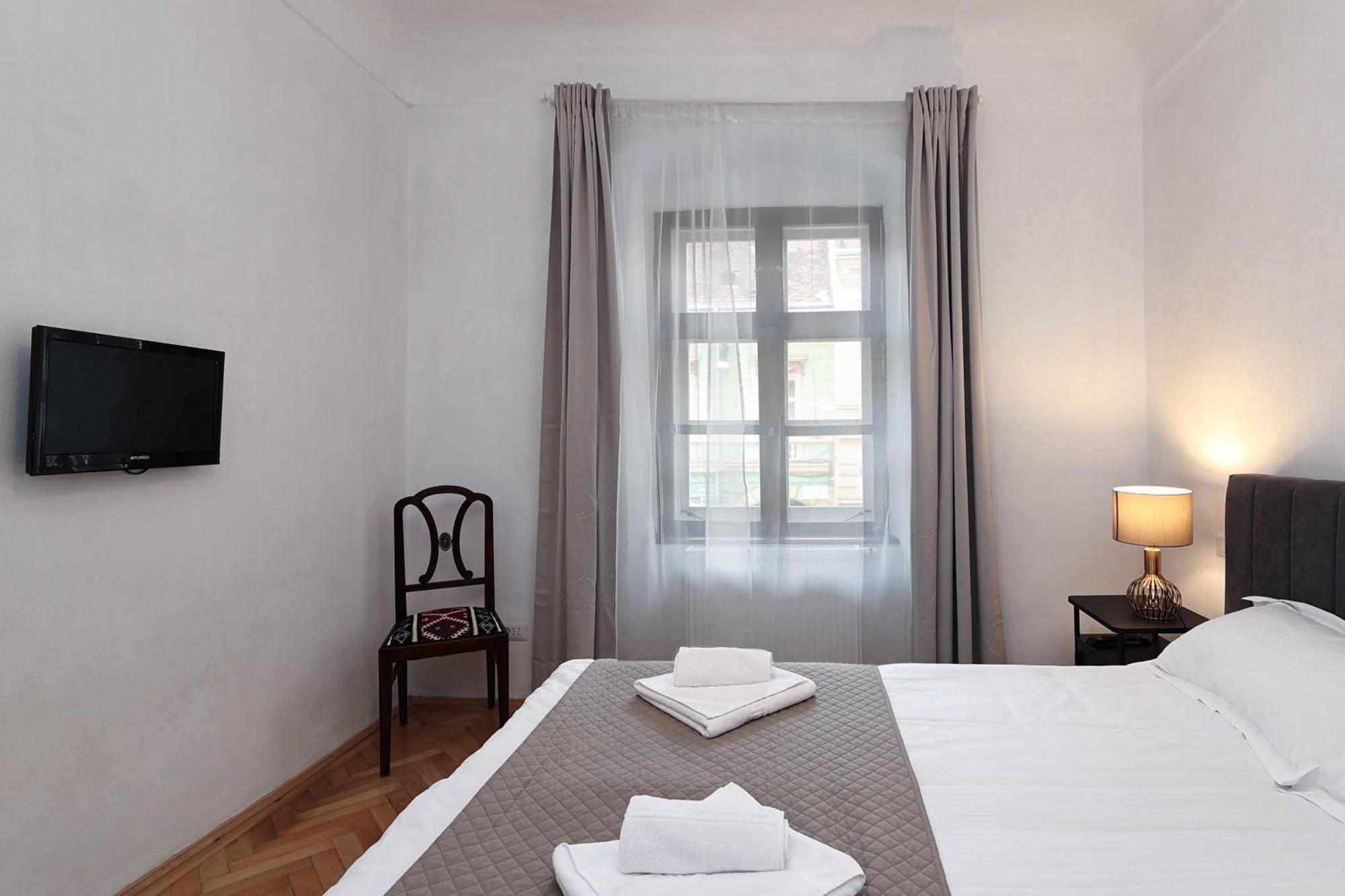 Hirscher Apartments Braşov Quarto foto